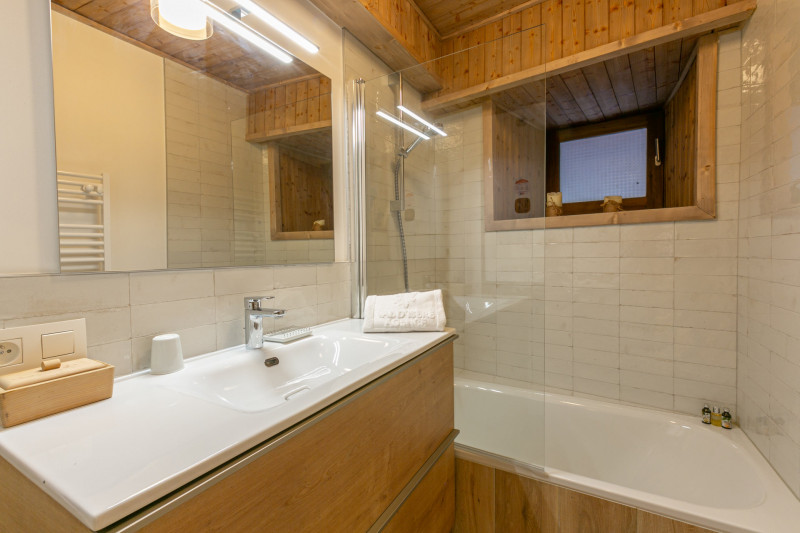 _lv_images__lot_0002340266_09_18559152