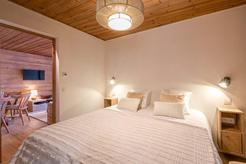 _lv_images__lot_0002340266_10_17402210