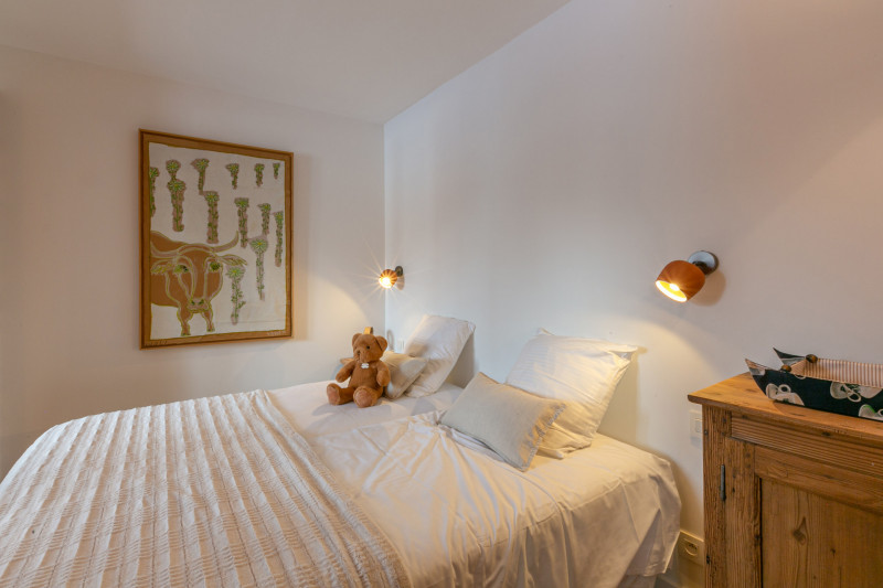 _lv_images__lot_0002340266_13_18182985