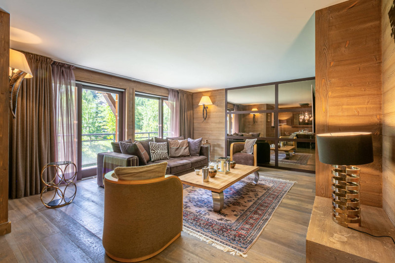 _lv_images__lot_0002340273_01_18226134