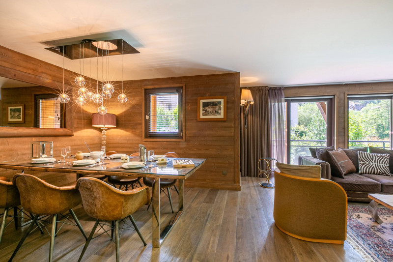 _lv_images__lot_0002340273_02_17418470