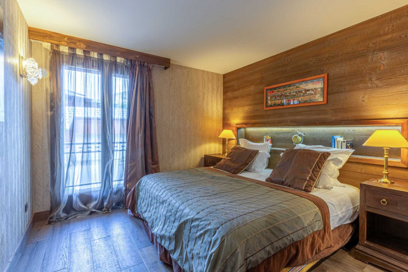 _lv_images__lot_0002340273_09_18557566