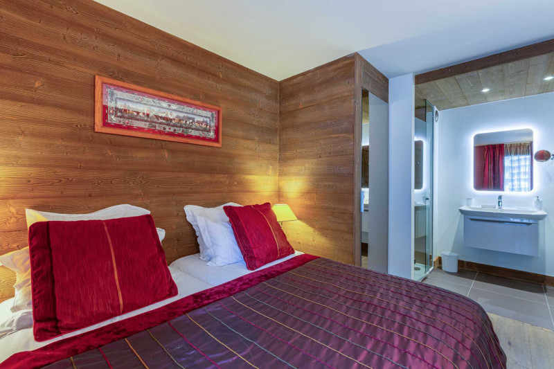 _lv_images__lot_0002340273_12_18433507