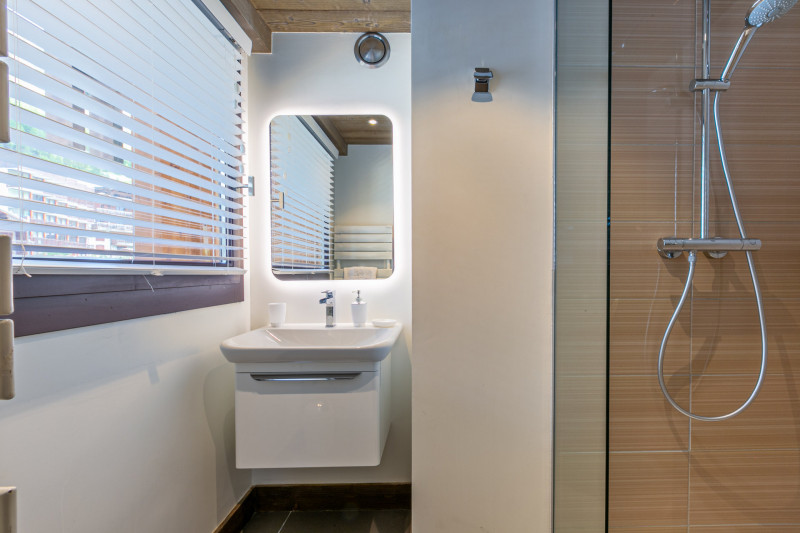 _lv_images__lot_0002340273_14_18394989 _lv_images__lot_0002340273_14_18394989