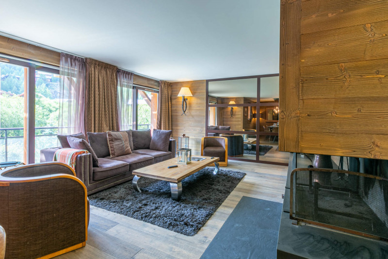 _lv_images__lot_0002340274_01_18558144