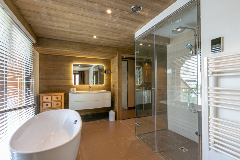 _lv_images__lot_0002340274_13_17436360