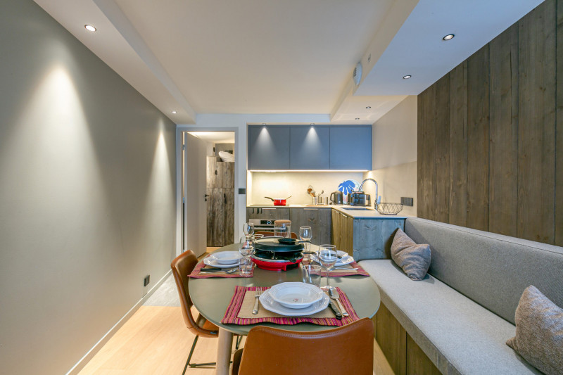 _lv_images__lot_0002340277_05_18452253