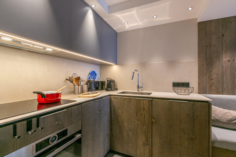 _lv_images__lot_0002340277_06_18129631