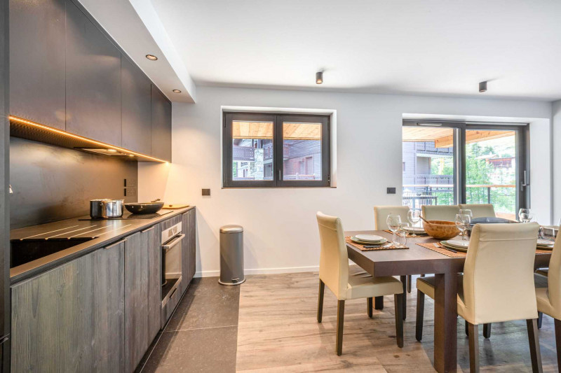 _lv_images__lot_0002340278_06_18432841