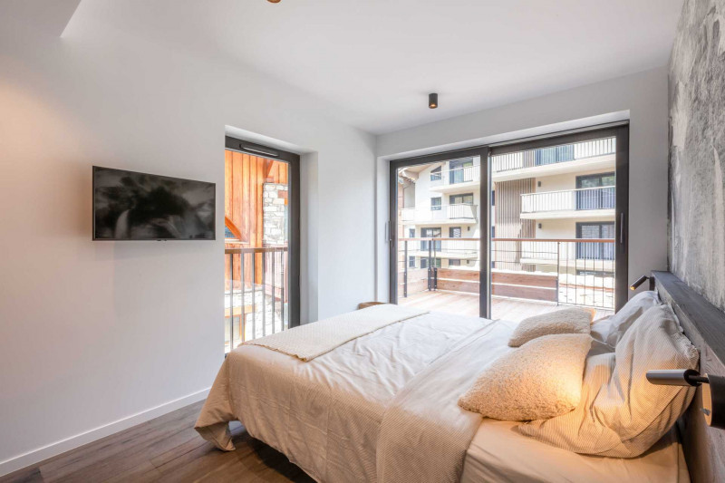 _lv_images__lot_0002340278_08_18083745 _lv_images__lot_0002340278_08_18083745