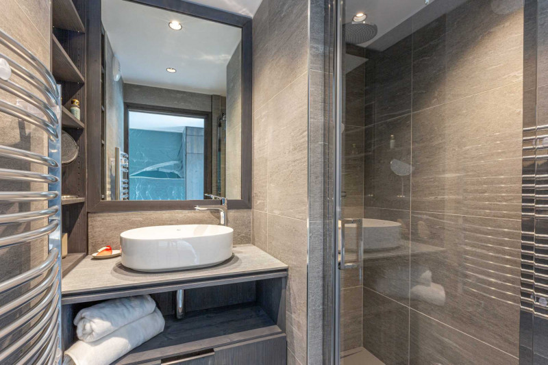 _lv_images__lot_0002340278_12_19327358 _lv_images__lot_0002340278_12_19327358