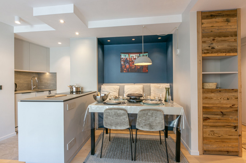 _lv_images__lot_0002340282_05_18434287