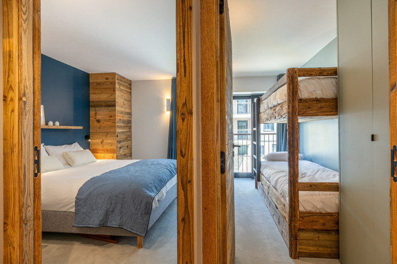 _lv_images__lot_0002340282_10_17969853