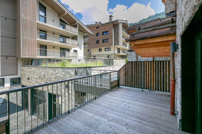 _lv_images__lot_0002340282_16_18076519