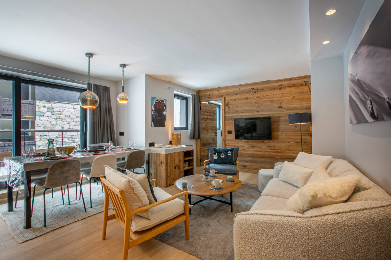 _lv_images__lot_0002340283_01_18496254