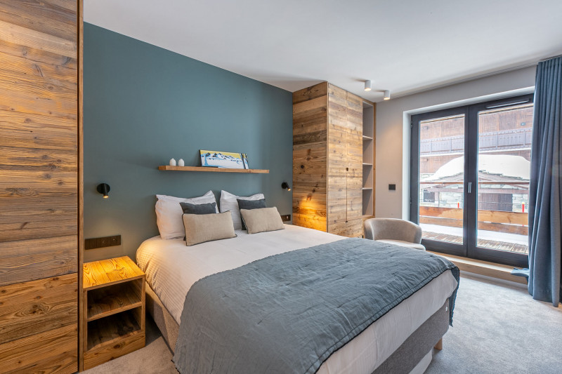 _lv_images__lot_0002340283_11_18325231