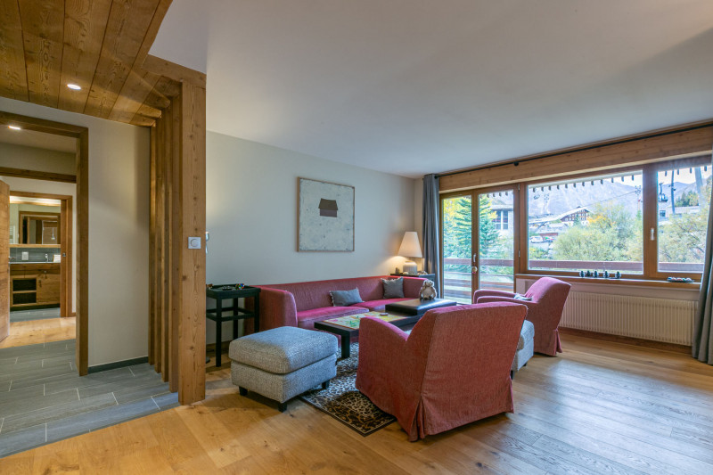 _lv_images__lot_0002340284_02_17828319