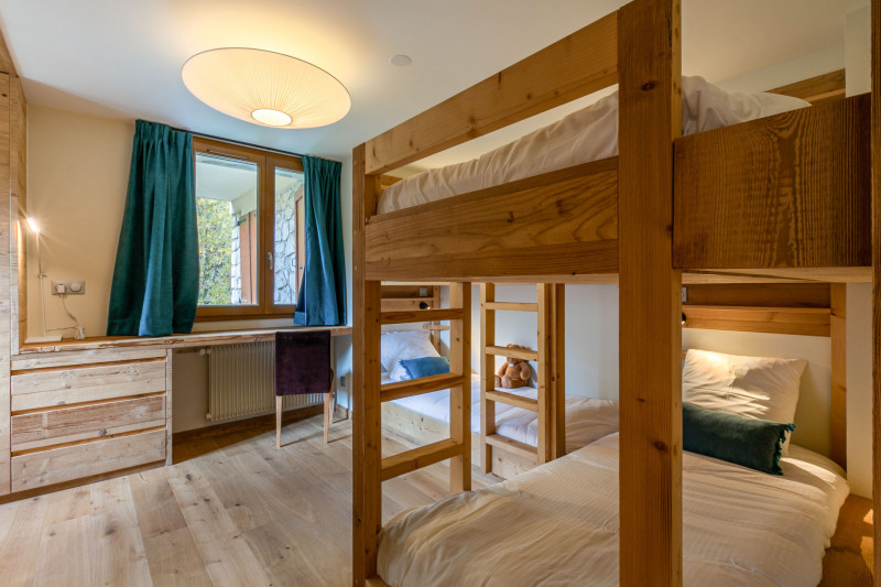 _lv_images__lot_0002340284_11_17299146