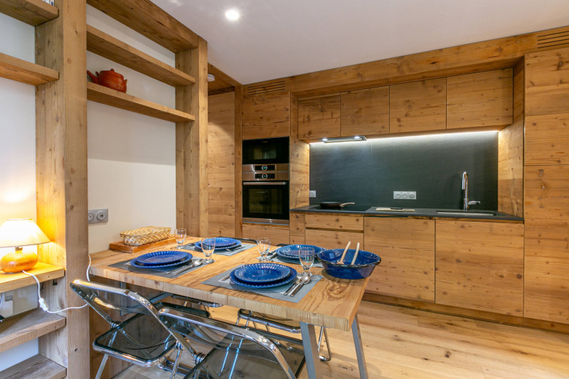 _lv_images__lot_0002340285_02_18558905