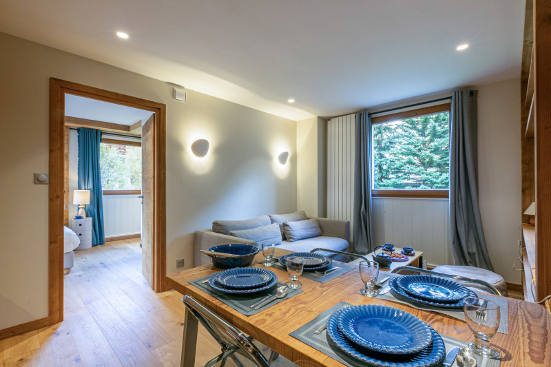 _lv_images__lot_0002340285_03_17996270