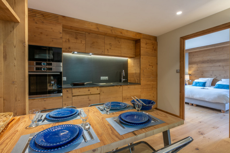 _lv_images__lot_0002340285_04_18519471