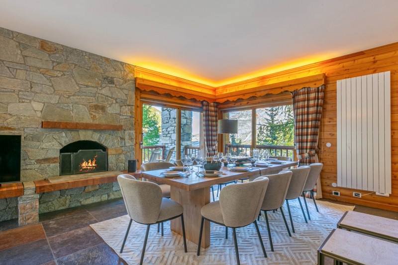 _lv_images__lot_0002340286_03_17941485