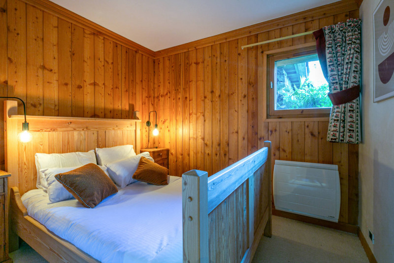 _lv_images__lot_0002340286_06_18516433