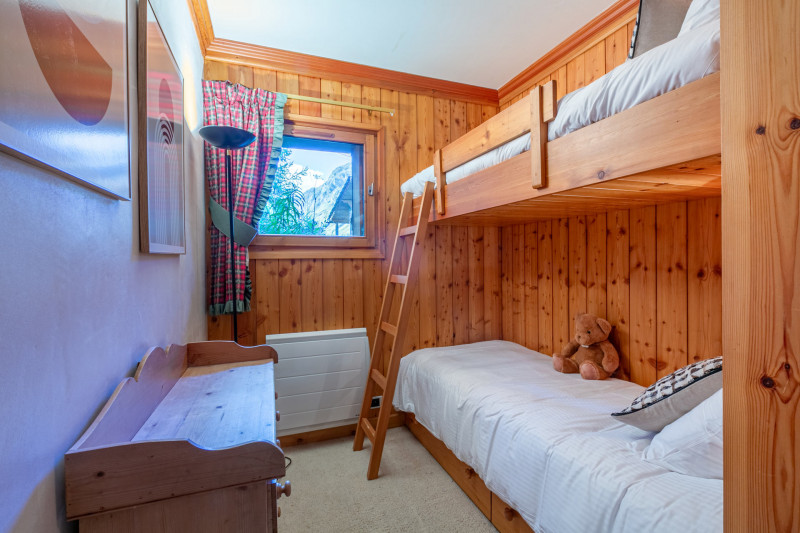 _lv_images__lot_0002340286_07_18305703