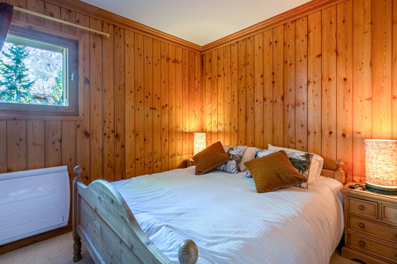 _lv_images__lot_0002340286_08_17830461