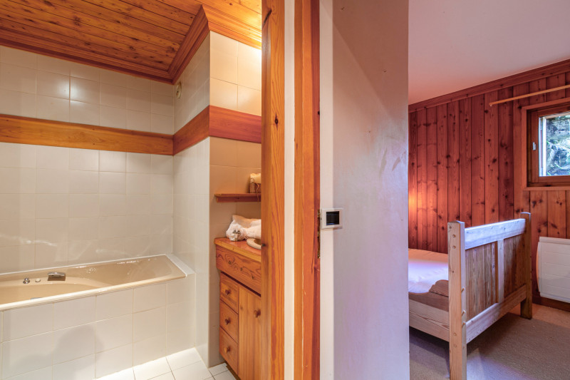 _lv_images__lot_0002340286_09_18468154