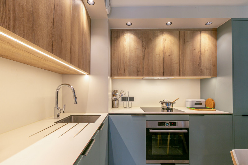 _lv_images__lot_0002340287_06_18360040