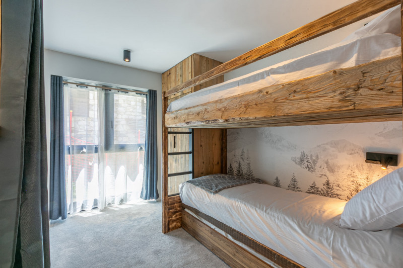 _lv_images__lot_0002340287_07_17302228