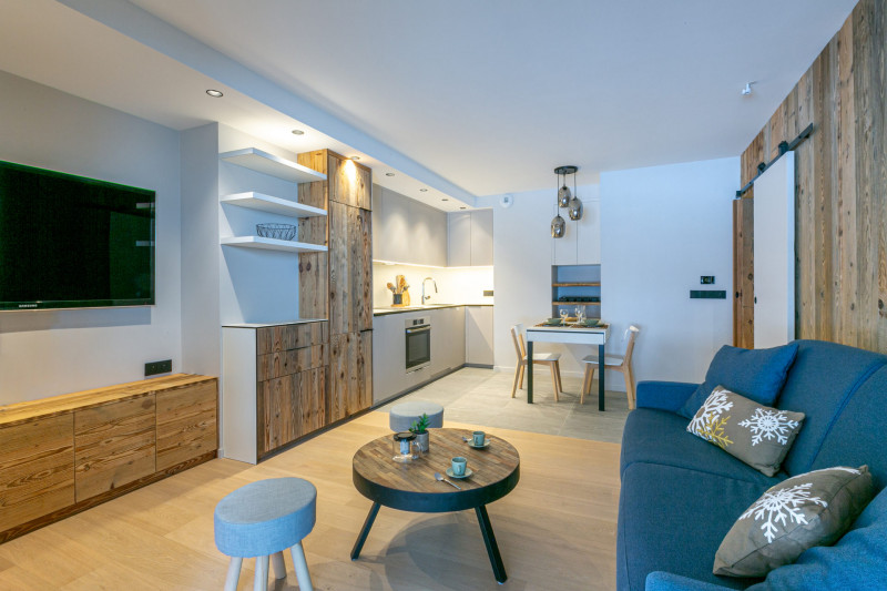 _lv_images__lot_0002340288_01_17943325