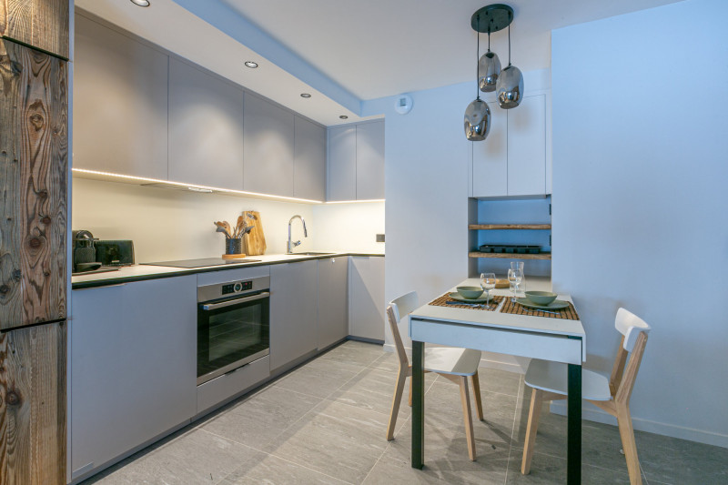 _lv_images__lot_0002340288_03_18451848