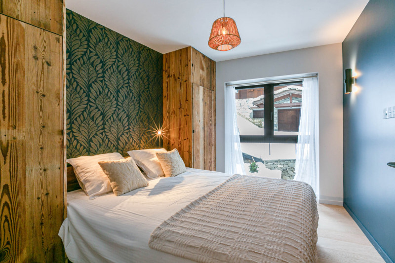 _lv_images__lot_0002340288_05_18360490 _lv_images__lot_0002340288_05_18360490