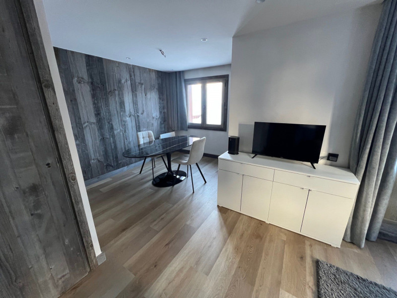 _lv_images__lot_0002340289_04_18359669 _lv_images__lot_0002340289_04_18359669