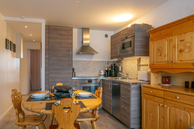 _lv_images__lot_0002340290_04_18259767