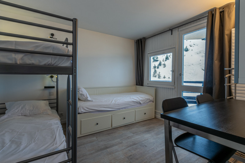 _lv_images__lot_0002340290_08_17301269