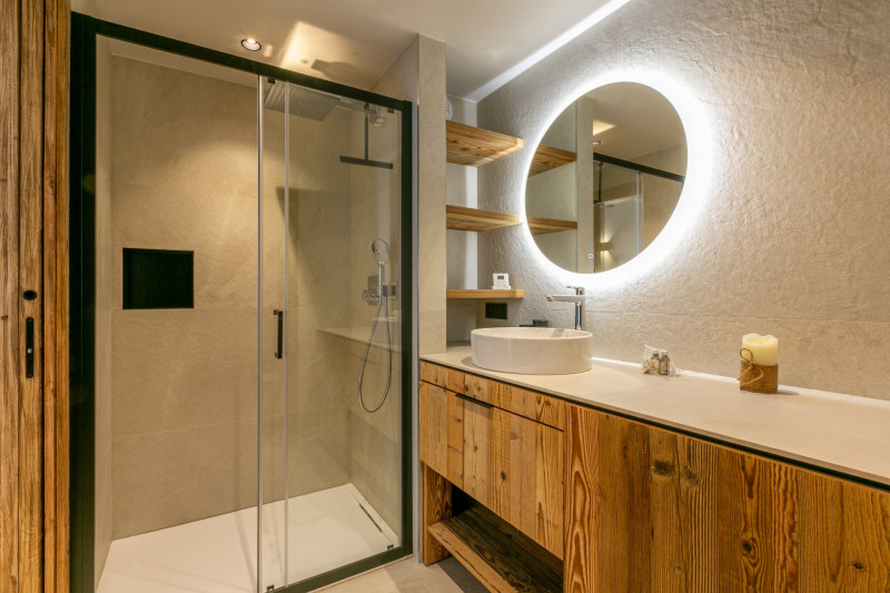 _lv_images__lot_0002340296_11_18183119 _lv_images__lot_0002340296_11_18183119