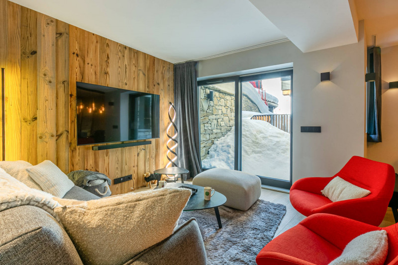 _lv_images__lot_0002340297_02_18449183