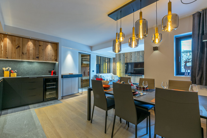 _lv_images__lot_0002340297_03_18304030