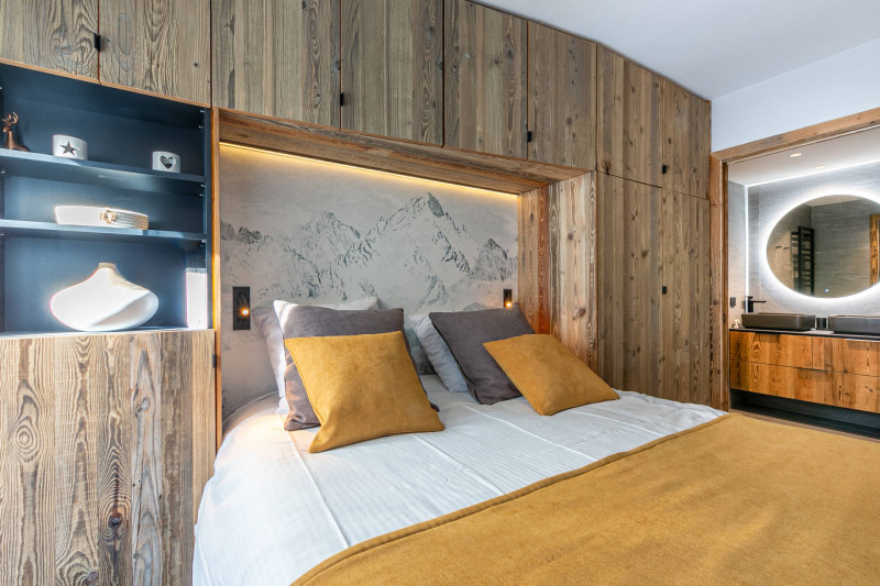 _lv_images__lot_0002340297_07_17828762