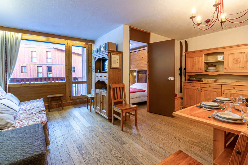 _lv_images__lot_0002340299_04_18394064