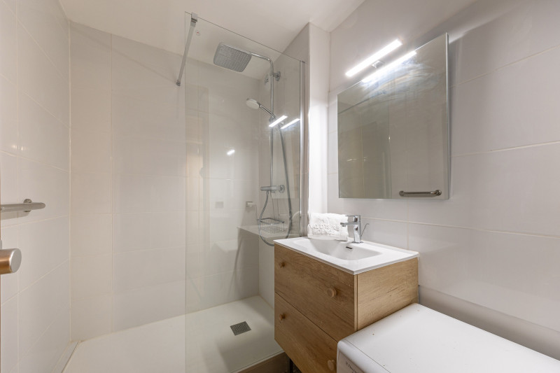 _lv_images__lot_0002340299_09_18163186