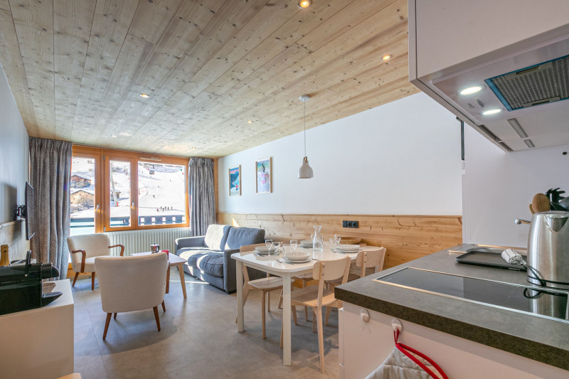 _lv_images__lot_0002340301_01_18485463