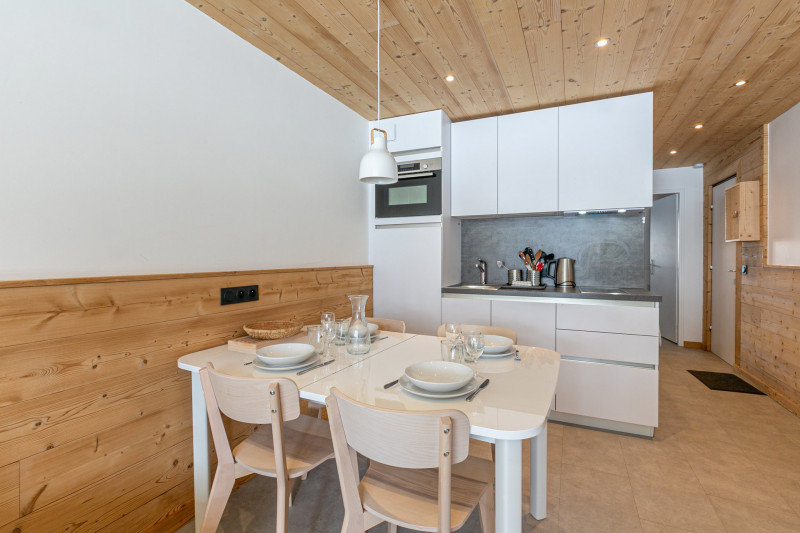 _lv_images__lot_0002340301_04_19329571