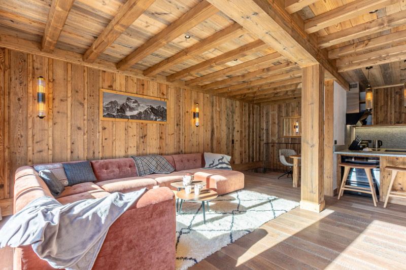 _lv_images__lot_0002340303_03_18448106