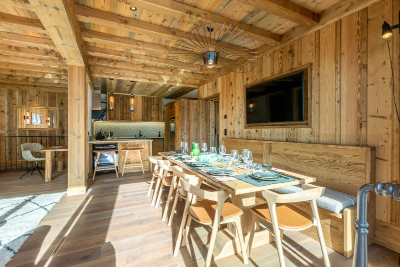 _lv_images__lot_0002340303_04_18548051