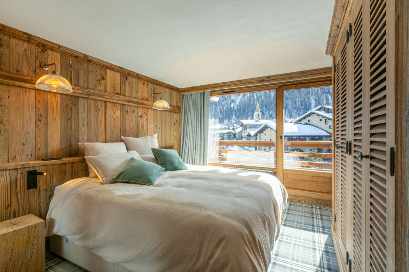 _lv_images__lot_0002340303_11_17298803