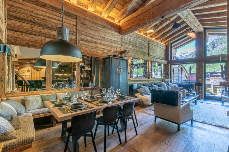 _lv_images__lot_0002340305_02_18356664